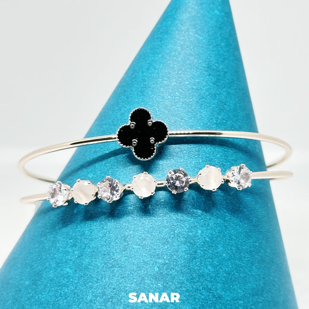 Flower & Crystal Bracelet - Anti-Tarnish