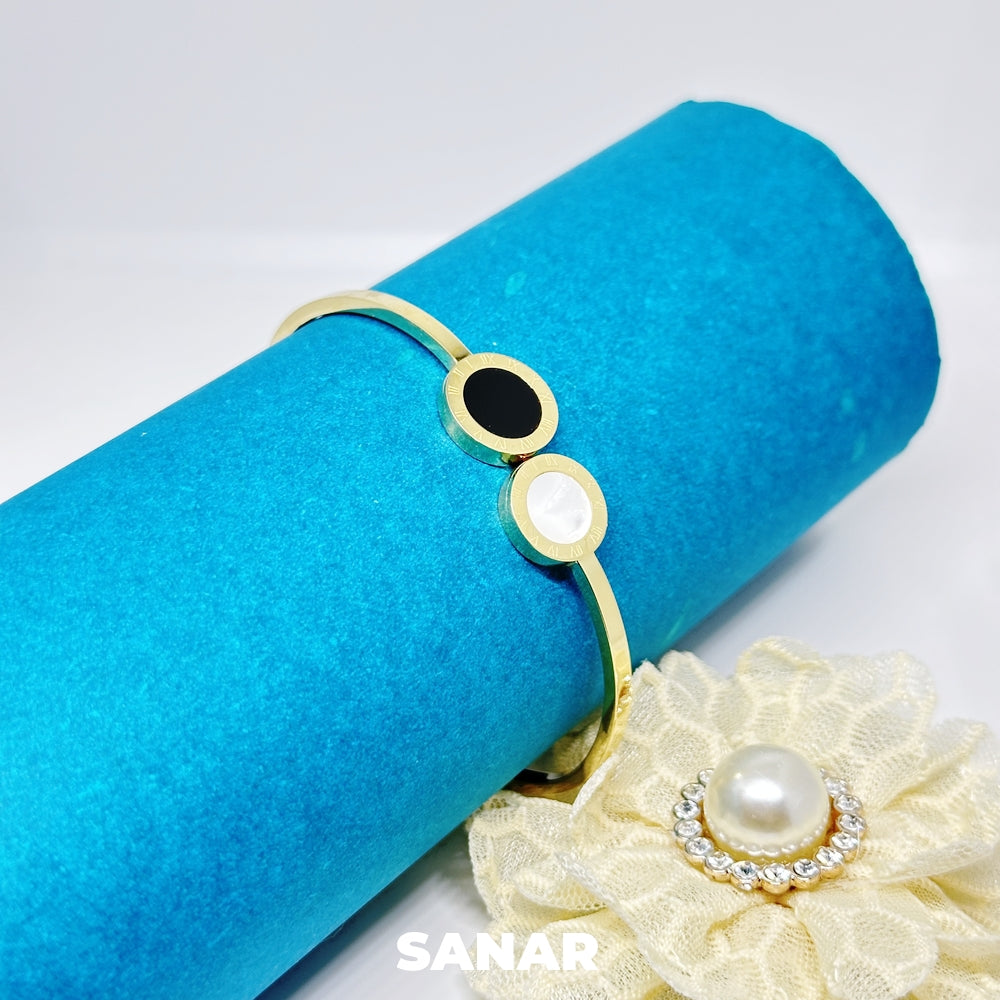 Black & White Roman Numeral - Anti-Tarnish