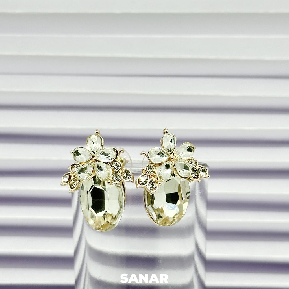 Flower Emerald Drop Earrings - SANAR - Handmade