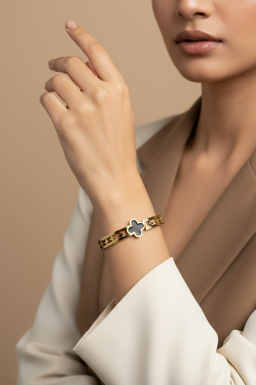 Anti-tarnish clover bracelet close-up portrait