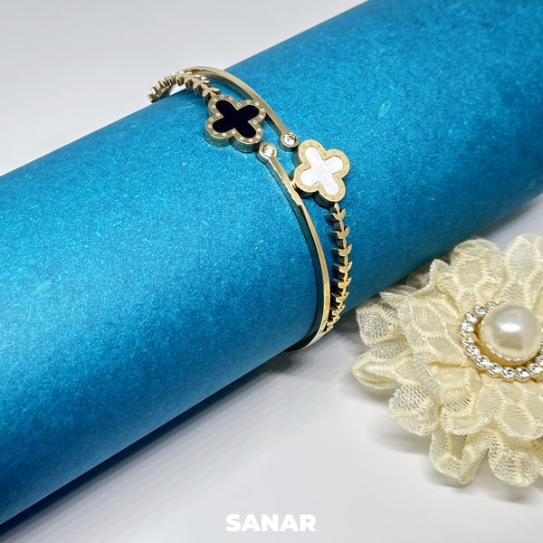 Black & White Flower Bracelet - Anti-Tarnish